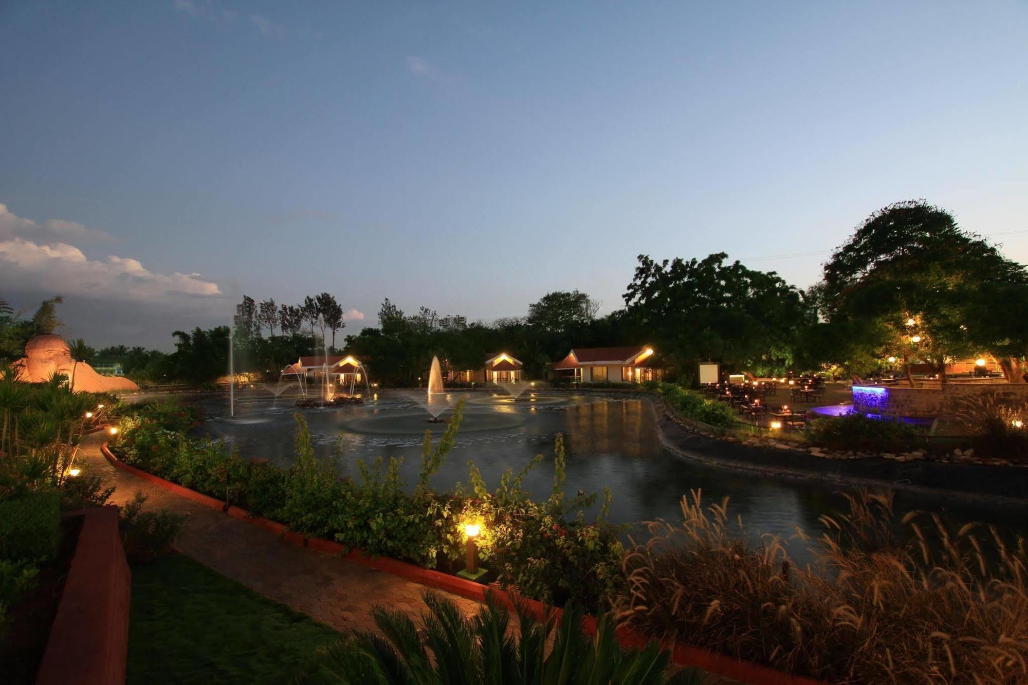 Silent Shores Resort & Spa Mysore Extérieur photo